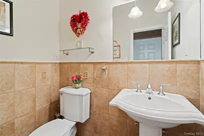 22 Southview Circle, Lake Grove, NY 11755 - Photo 25