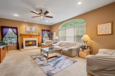 22 Southview Circle, Lake Grove, NY 11755 - Photo 19