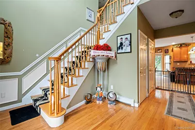 22 Southview Circle, Lake Grove, NY 11755 - Photo 7