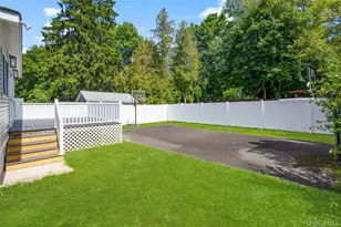 324 Tuxedo Pl, Hawthorne, NY 10532 - Photo 23