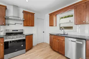 324 Tuxedo Pl, Hawthorne, NY 10532 - Photo 3