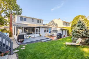 37 Newark St, Lindenhurst, NY 11757 - Photo 5