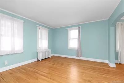 24 Walnut Street, Westbury, NY 11590 - Photo 5