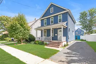 24 Walnut St, Westbury, NY 11590 - Photo 19