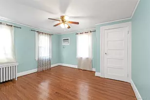 24 Walnut St, Westbury, NY 11590 - Photo 11