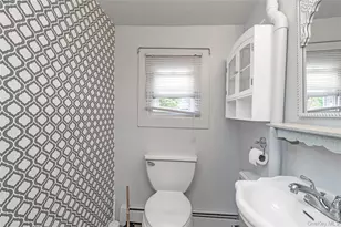 24 Walnut St, Westbury, NY 11590 - Photo 9