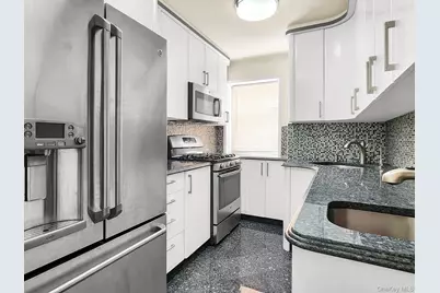 66-10 149th Street #1A, Flushing, NY 11367 - Photo 5