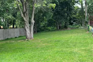 11 Howard St, Poughkeepsie, NY 12601 - Photo 3