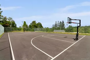 1001 Williamsburg Dr, Mahopac, NY 10541 - Photo 23