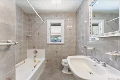 376 Hunnewell Avenue, Elmont, NY 11003 - Photo 9