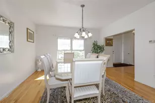 5 Naomi Ct, Melville, NY 11747 - Photo 13