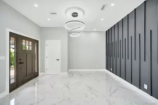 18 Mist Ln, Westbury, NY 11590 - Photo 13