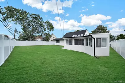 18 Mist Lane, Westbury, NY 11590 - Photo 39