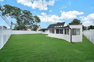 18 Mist Ln, Westbury, NY 11590 - Photo 39