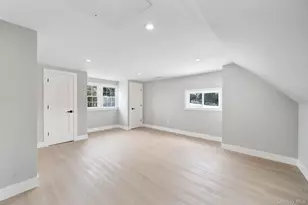 18 Mist Ln, Westbury, NY 11590 - Photo 31