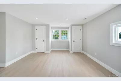 18 Mist Lane, Westbury, NY 11590 - Photo 29