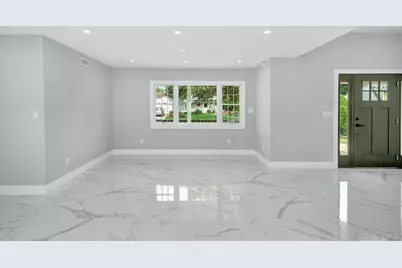 18 Mist Lane, Westbury, NY 11590 - Photo 19