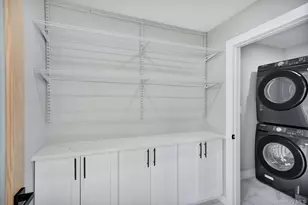 18 Mist Ln, Westbury, NY 11590 - Photo 37