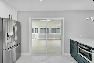 18 Mist Ln, Westbury, NY 11590 - Photo 7