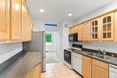 1 Kensington Gate #112, Great Neck, NY 11023 - Photo 7