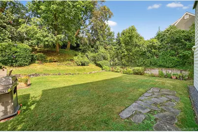 331 Sommerville Place, Yonkers, NY 10703 - Photo 25