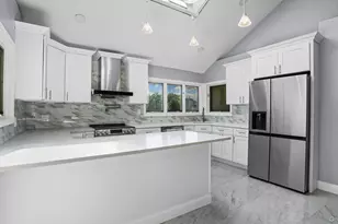 827 Eastfield Rd, Westbury, NY 11590 - Photo 7