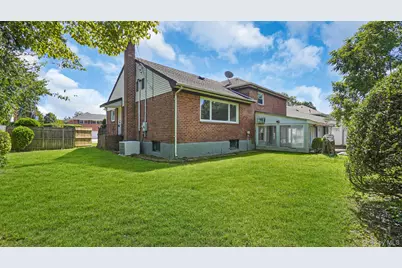 827 Eastfield Road, Westbury, NY 11590 - Photo 3