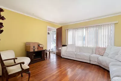 472 Emerson Street, Uniondale, NY 11553 - Photo 5