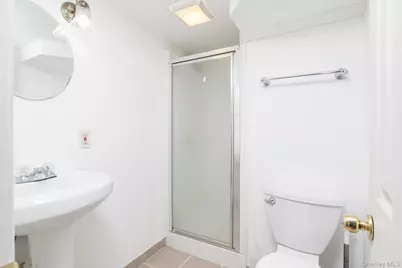 472 Emerson Street, Uniondale, NY 11553 - Photo 15