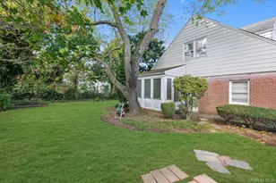 95 Dogwood Ave, Malverne, NY 11565 - Photo 17