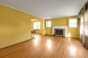 95 Dogwood Ave, Malverne, NY 11565 - Photo 3