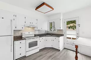 29 Linda Ave, Aquebogue, NY 11931 - Photo 7