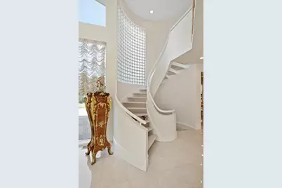 9 Scenic View Court, Dix Hills, NY 11746 - Photo 9