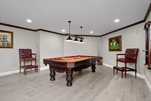 9 Scenic View Ct, Dix Hills, NY 11746 - Photo 37