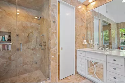 9 Scenic View Court, Dix Hills, NY 11746 - Photo 13