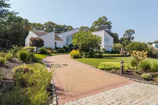 9 Scenic View Ct, Dix Hills, NY 11746 - Photo 3