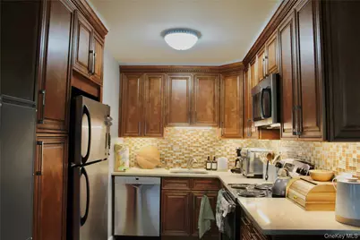 724 166th Street #5D, Whitestone, NY 11357 - Photo 9