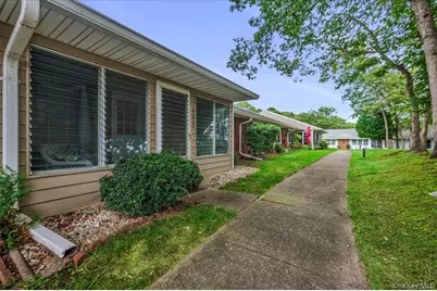 48 Trent Court #B, Ridge, NY 11961 - Photo 17