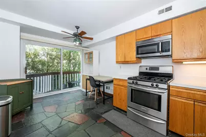 18 Windward Lane #17, Bronx, NY 10464 - Photo 7