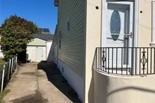 90 Murray Hill St, Elmont, NY 11003 - Photo 5