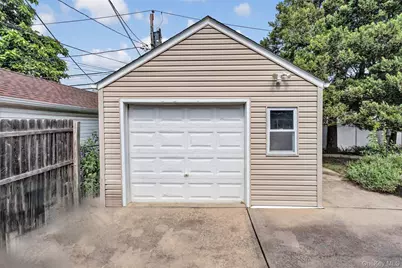 737 Lowell Road, Uniondale, NY 11553 - Photo 17