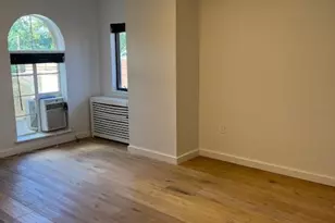 215 Middle Neck Rd, Great Neck, NY 11021 - Photo 7