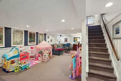 64 Wilson Avenue, Westbury, NY 11590 - Photo 23