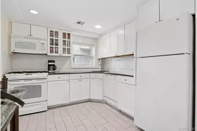 96-15 165th Avenue, Howard Beach, NY 11414 - Photo 17