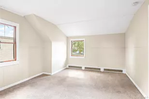 196 S Broome Ave, Lindenhurst, NY 11757 - Photo 19