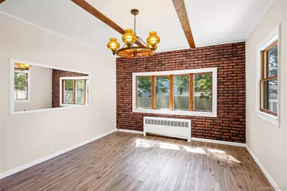 196 S Broome Avenue, Lindenhurst, NY 11757 - Photo 11