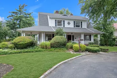 84 Nassau Boulevard, Garden City, NY 11530 - Photo 1