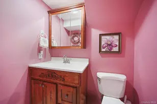 41 Wiltshire Dr, Commack, NY 11725 - Photo 23