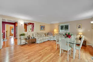 41 Wiltshire Dr, Commack, NY 11725 - Photo 15