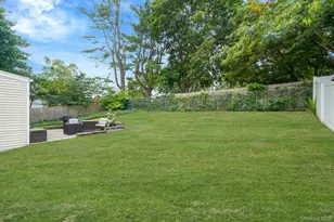 41 Wiltshire Dr, Commack, NY 11725 - Photo 3